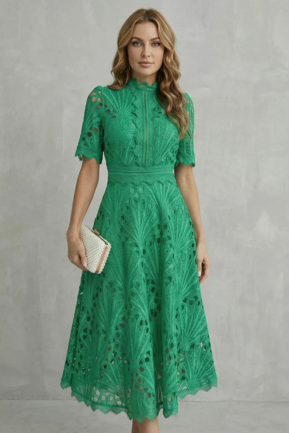 Charlisse – Refinamento em renda ornamental – Vestido midi gola alta