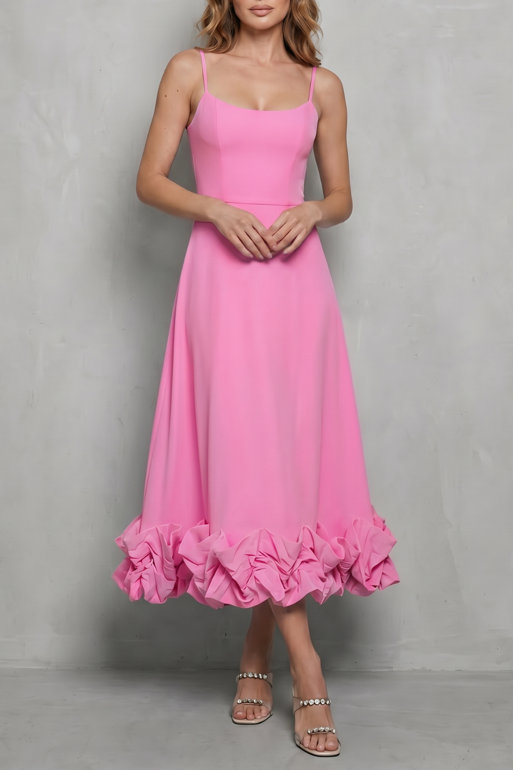 Elowenne – Babado romântico na barra – Vestido midi sem alças