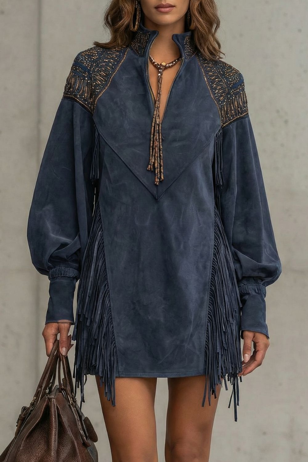 Calvetta – Detalhe de franjas bordadas – Vestido mini túnica