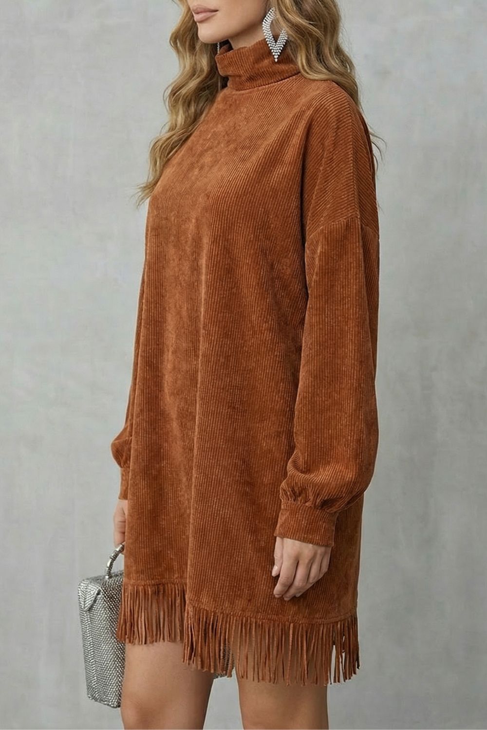 Castellaine – Charme com franjas – Vestido curto de gola alta