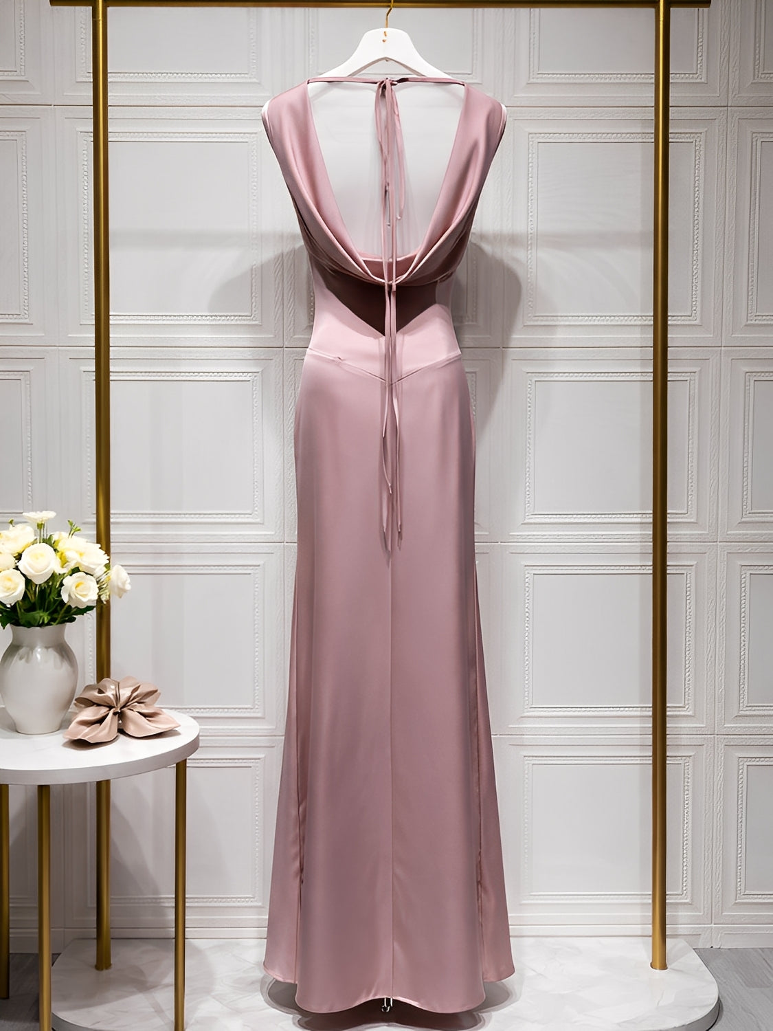 Vestido Longo Acetinado Decote Drapeado Costas Nuas - Daphne