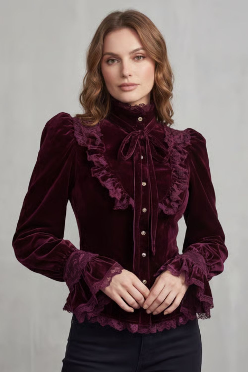 Vignoletta – Renda veludo com babados – Blusa vitoriana