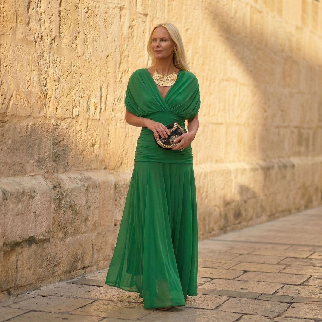 Sienna | Vestido Verde Kelly Ombro a Ombro com Saia Evasê