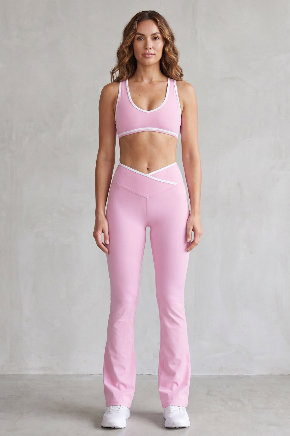 Aurelia – Conjunto de activewear com detalhes em contraste