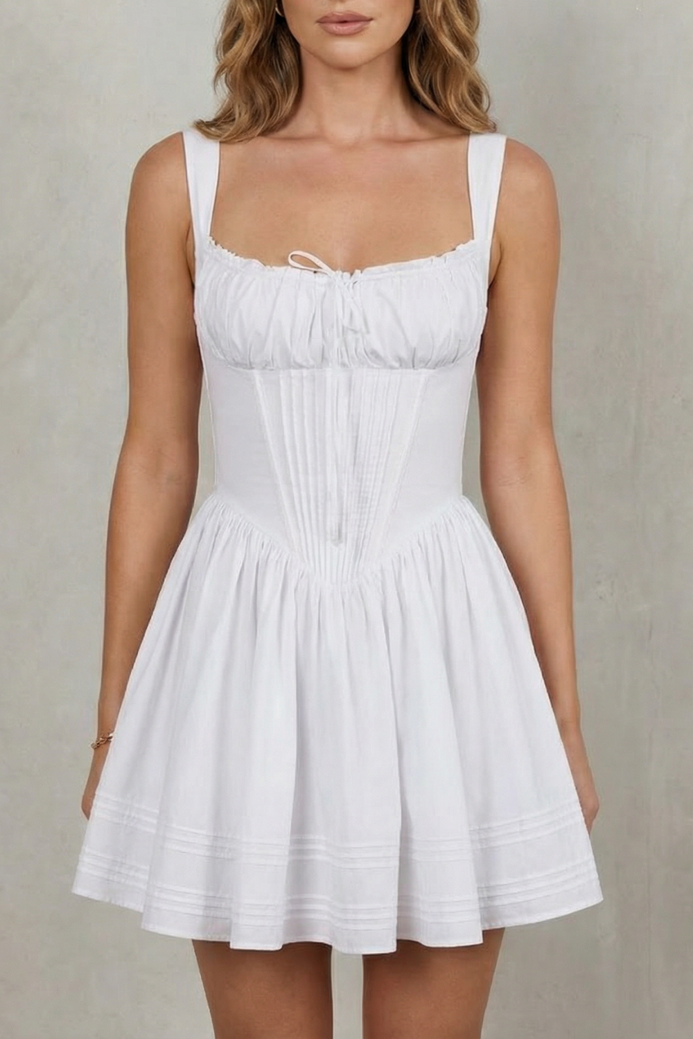 Avellina – Charme floral suave – Vestido curto