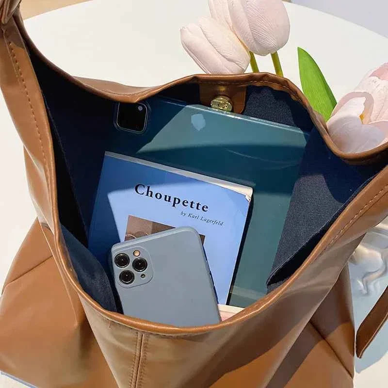 Bolsa Hobo Grande com Alça Ajustável - Luma