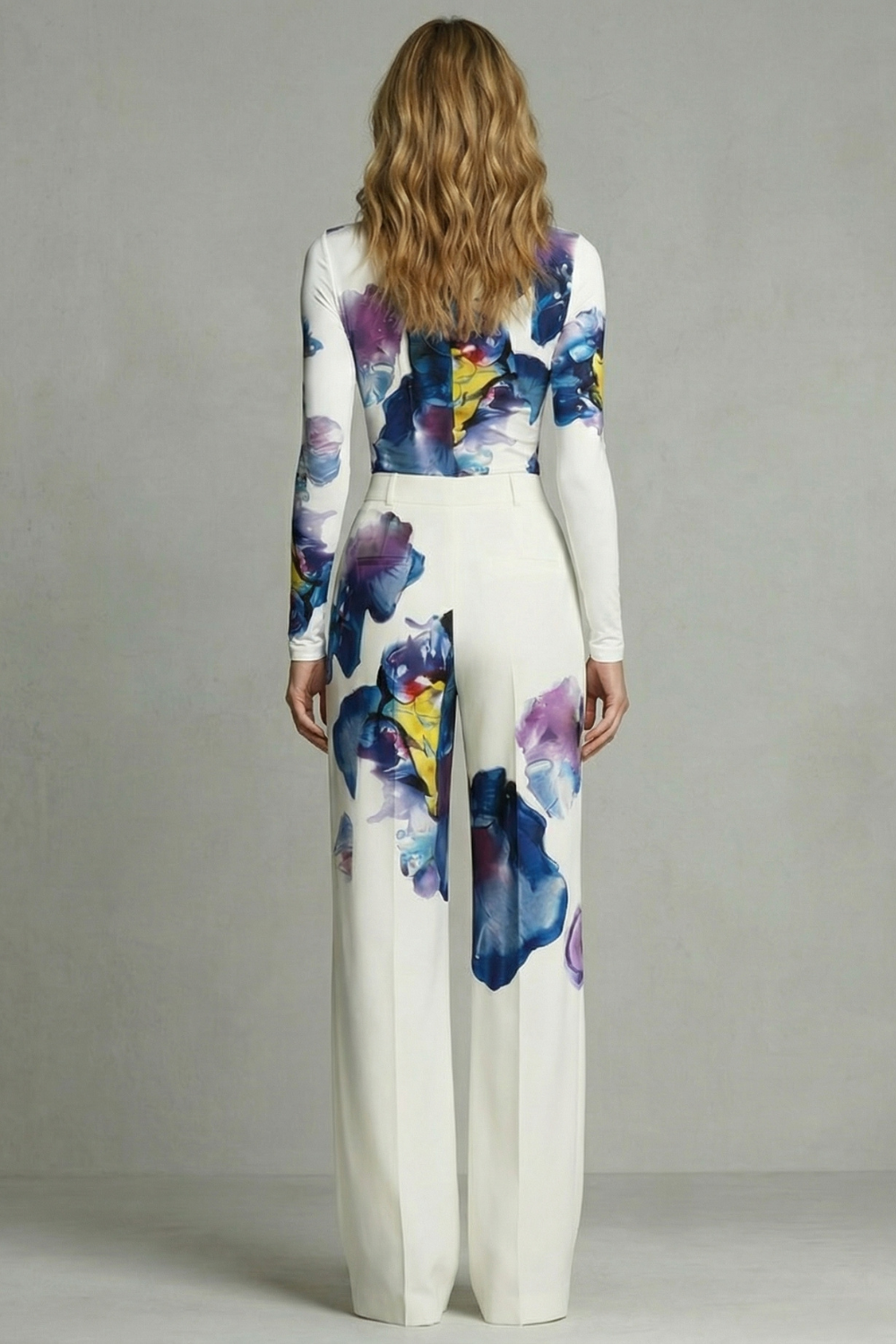 Celestique – Elegância artística em bloco de cores – Conjunto de top e calça