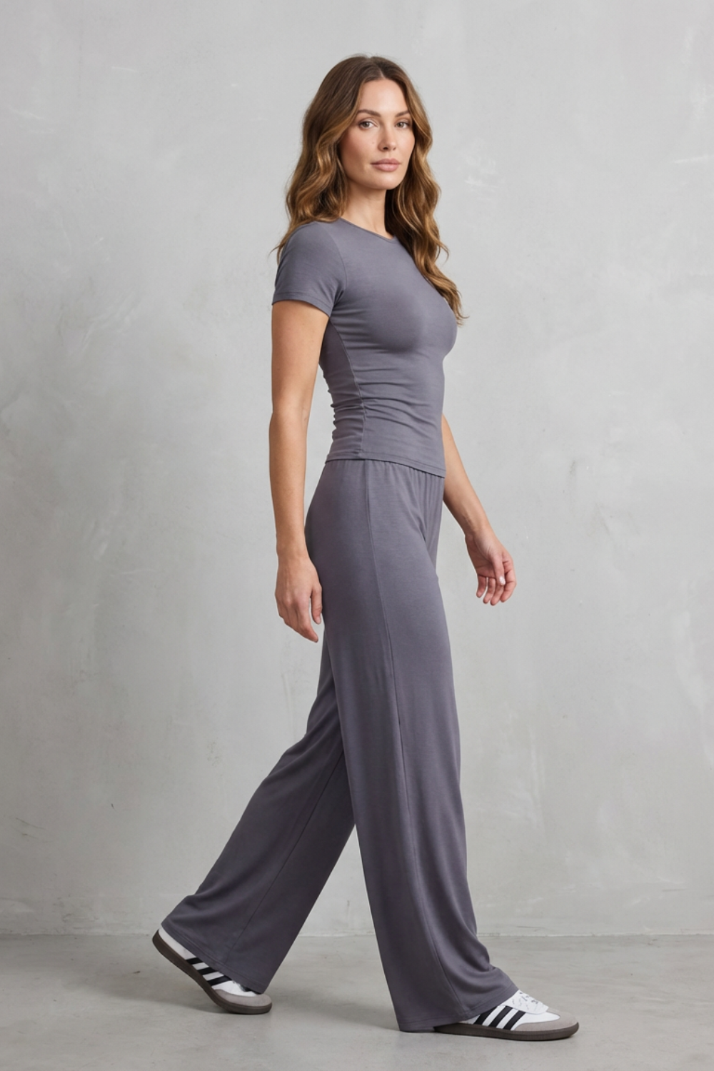 Élan – Simplicidade Sofisticada – Conjunto Pantalona Cor Única