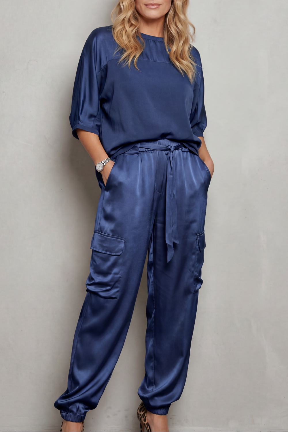 Finley – Conjunto Lounge de Cetim com Bolsos Cargo