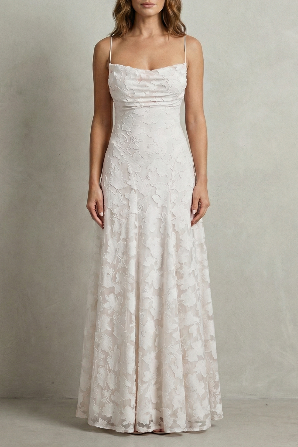 Florielle – Silhueta floral romântica – Vestido longo sem mangas