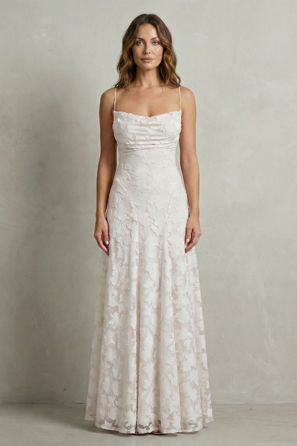 Florielle – Silhueta floral romântica – Vestido longo sem mangas