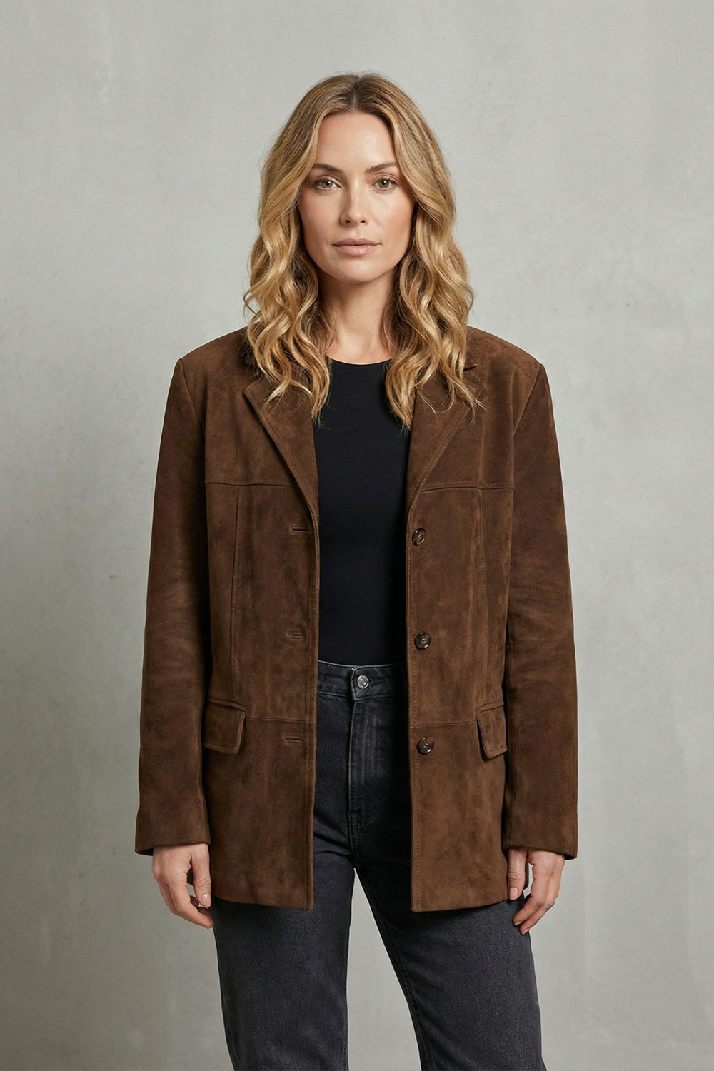 Lorenza – Ombros estruturados – Blazer de camurça