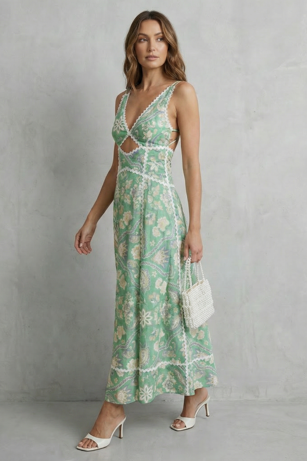 Luminara – Elegância artística com recortes – Vestido longo