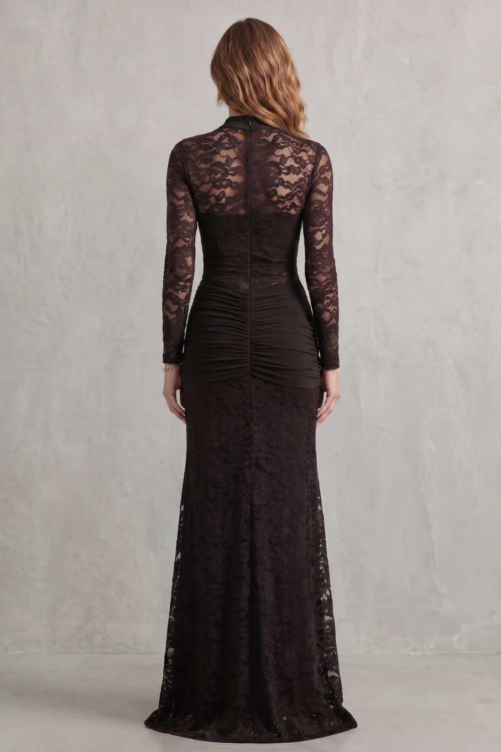 Lunéa – Vestido maxi com recortes em renda