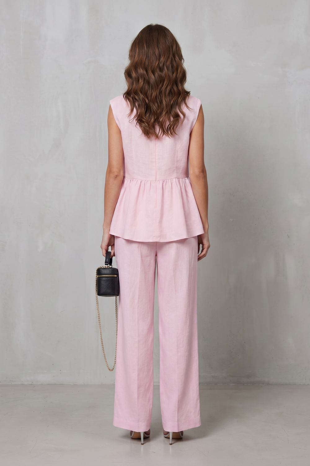 Lunessa – Elegância suave com peplum – Conjunto de calça de duas peças