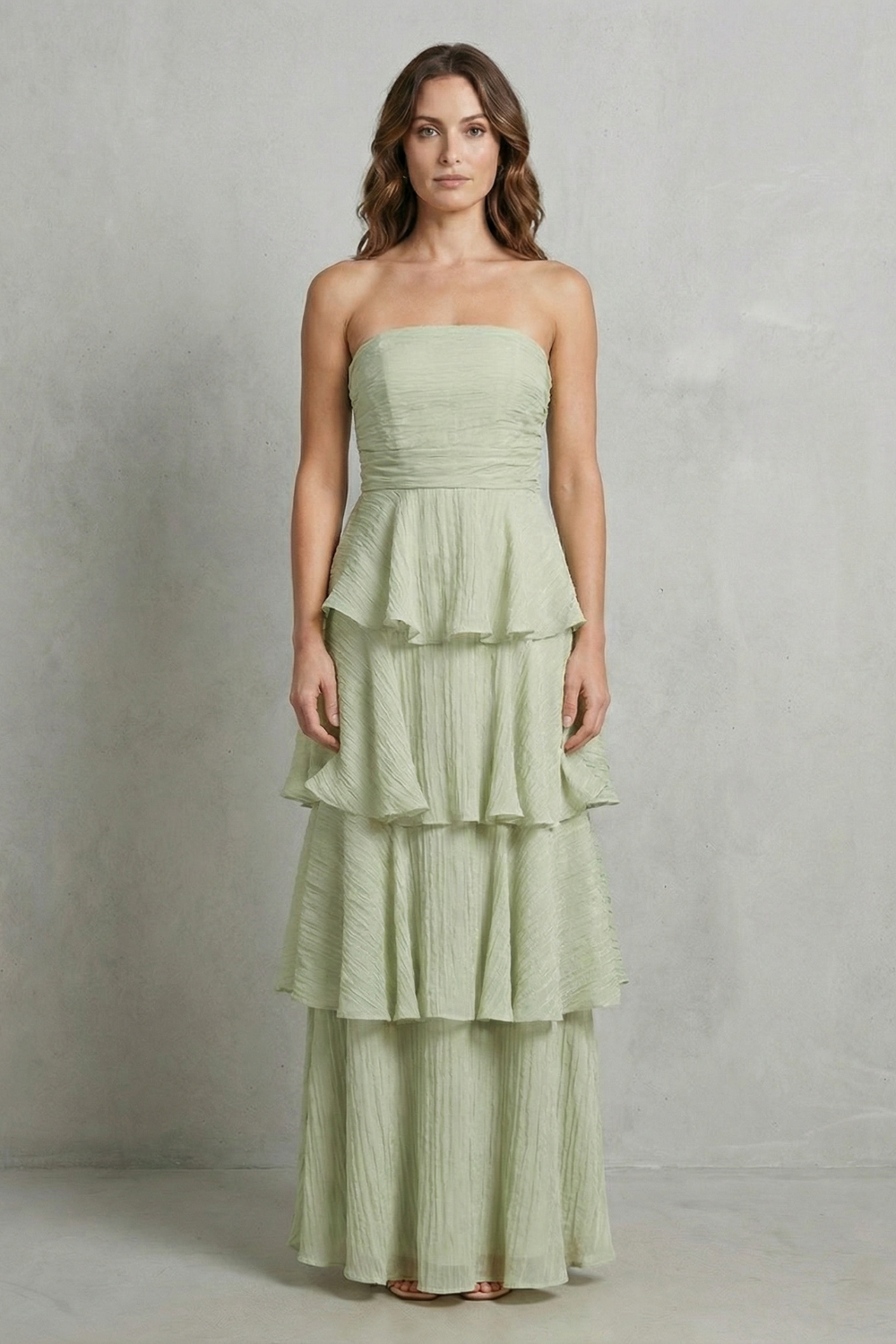 Margaret – Camadas fluidas em cascata – Vestido longo tomara que caia com babados