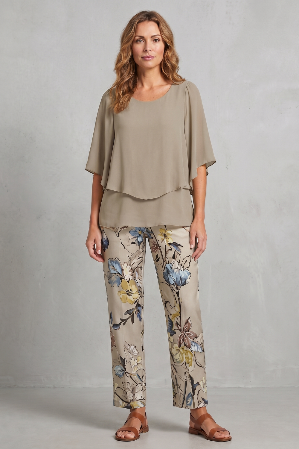 Mariselle – Elegância com estampa botânica – Conjunto de calça duas peças