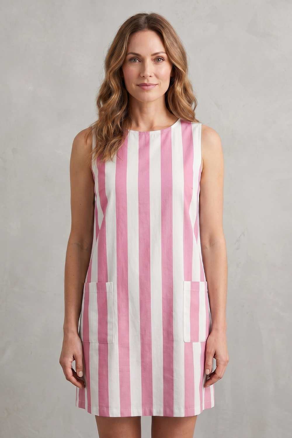 Marivelle – Charme listrado monocromático – Vestido curto