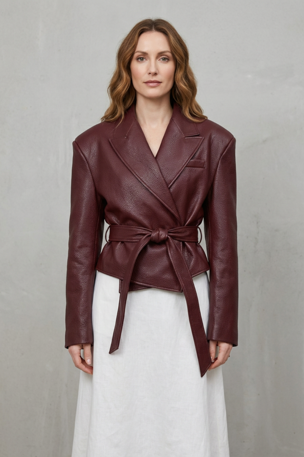 Mirella – Blazer Transpassado em Couro Sintético – Jaqueta Moderna e Estruturada
