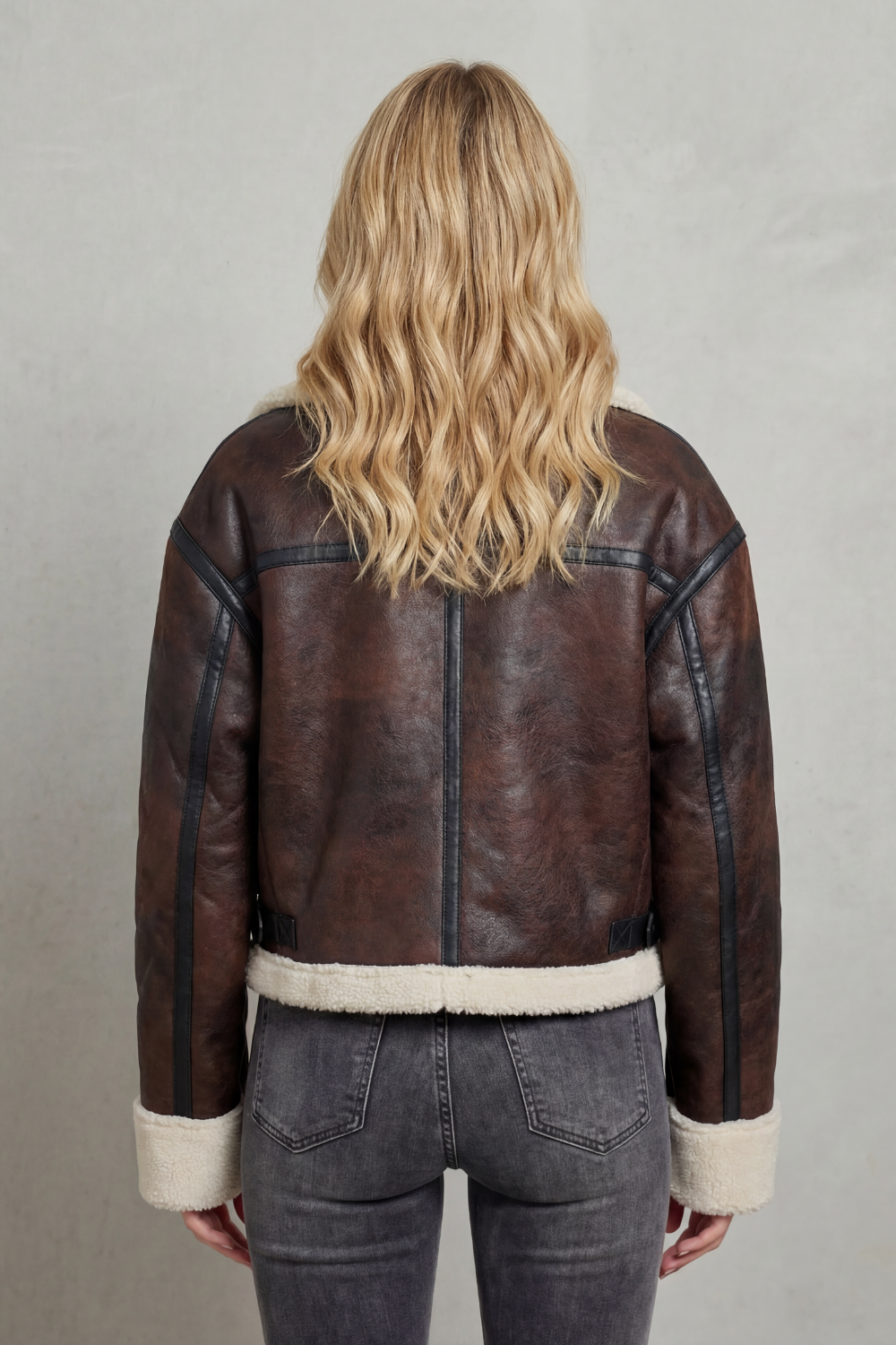 Mirevola – Acabamento em shearling – Jaqueta aviadora cropped