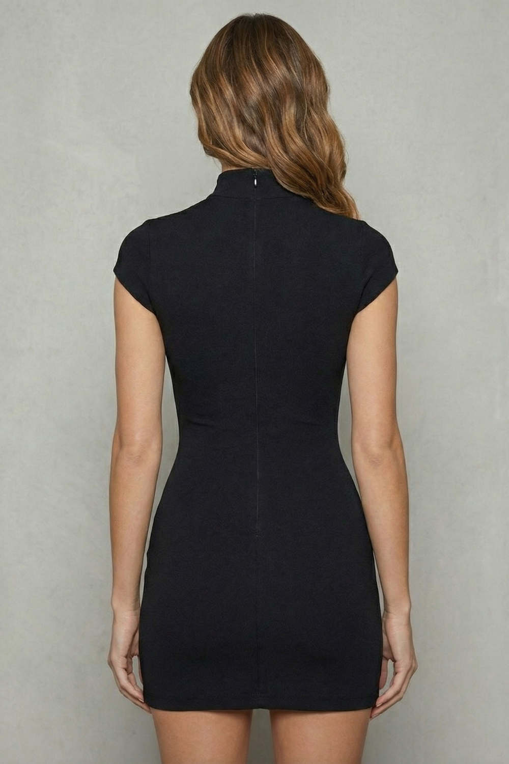 Noirelle – Silhueta esculpida com zíper – Vestido curto justo