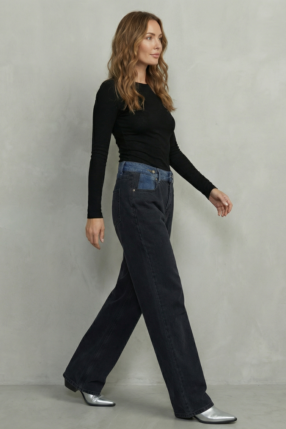 Noirelle – Calça jeans reta com detalhe de cós triplo