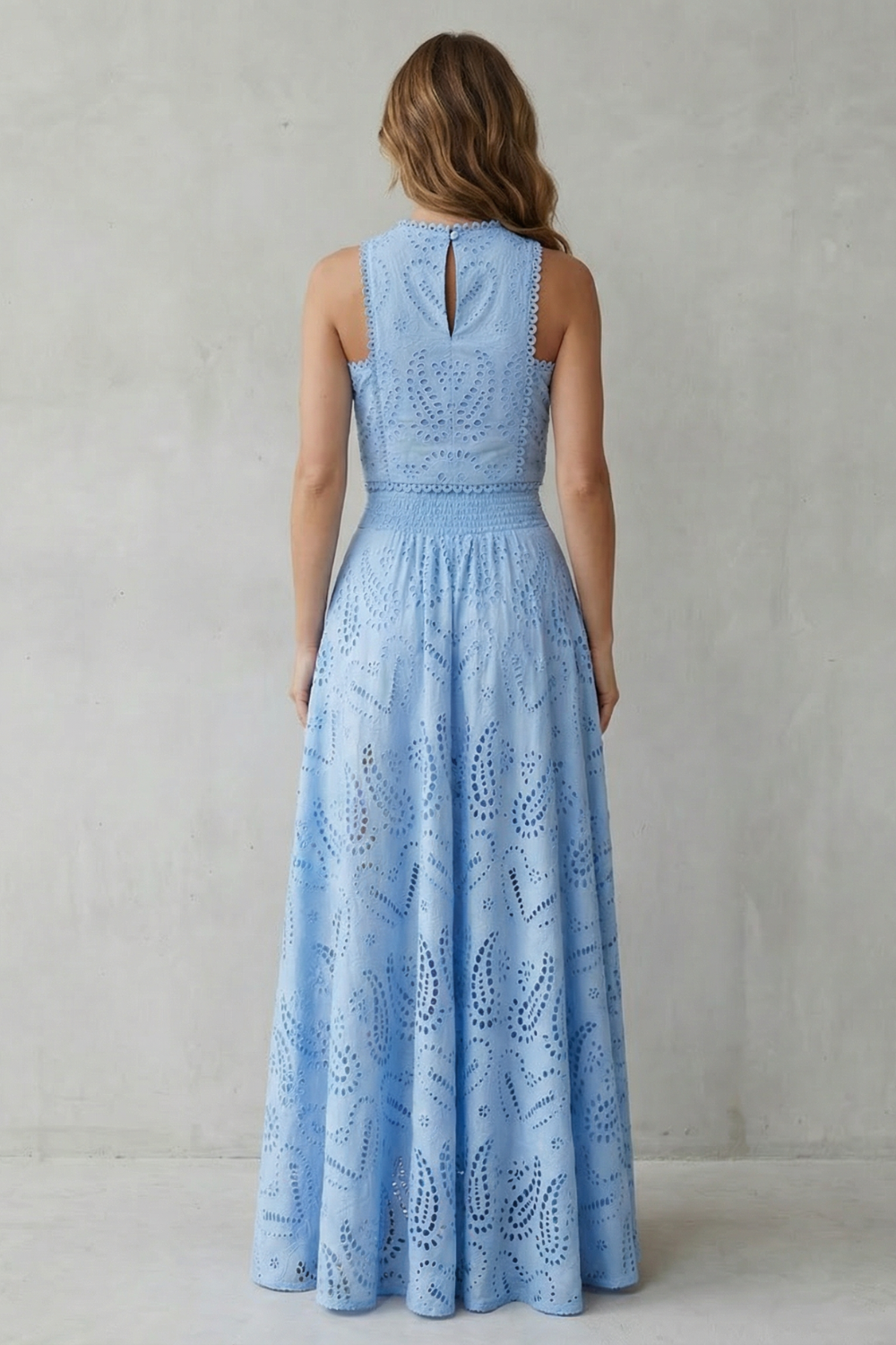 Parivelle – Elegância em renda bordada – Conjunto com saia