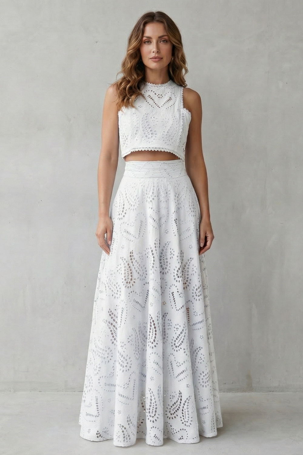 Parivelle – Elegância em renda bordada – Conjunto com saia