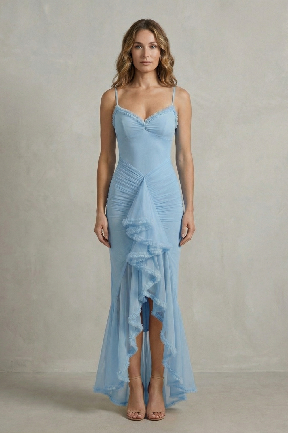 Phoebe – Charme feminino com babados – Vestido longo sleeveless assimétrico