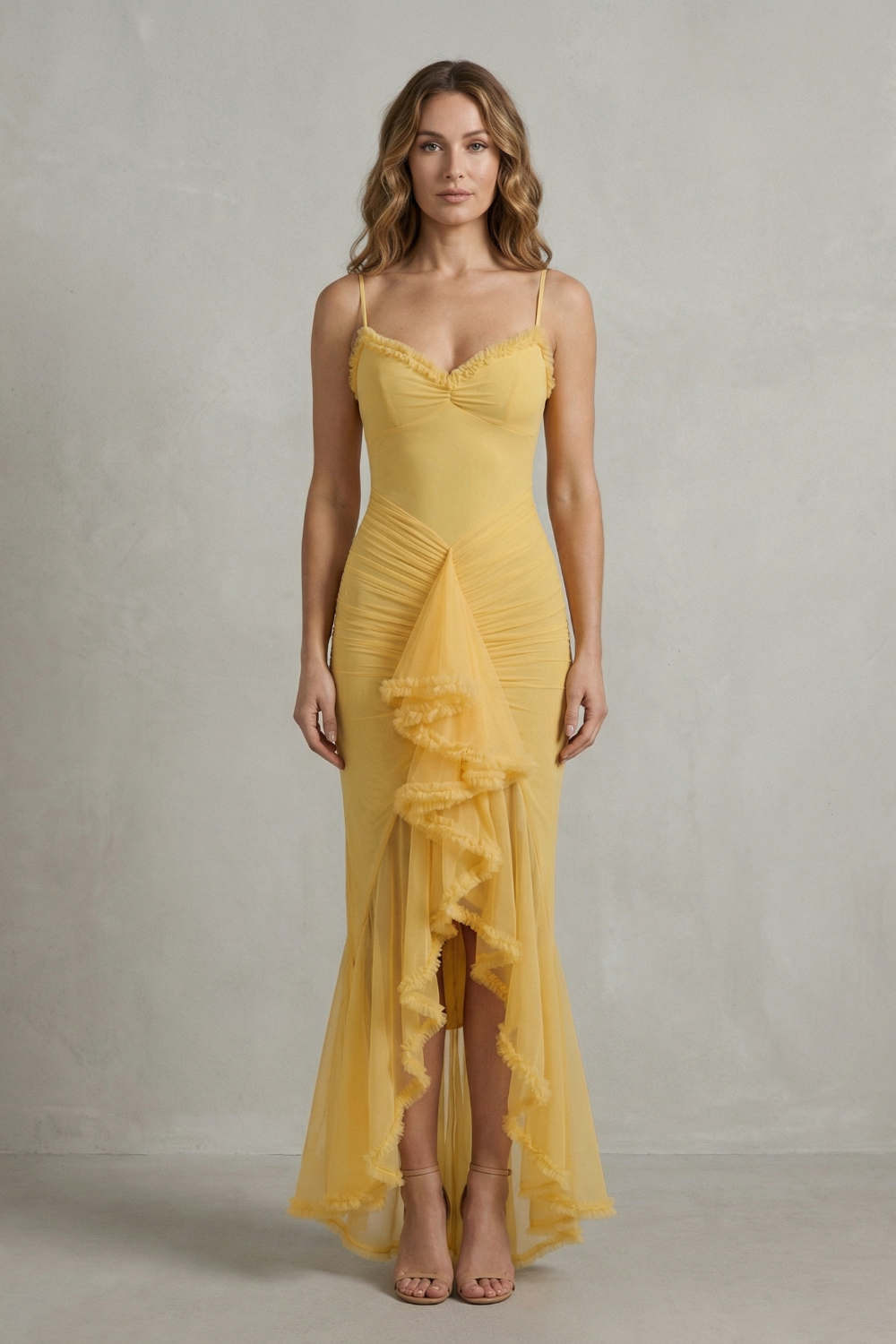 Phoebe – Charme feminino com babados – Vestido longo sleeveless assimétrico