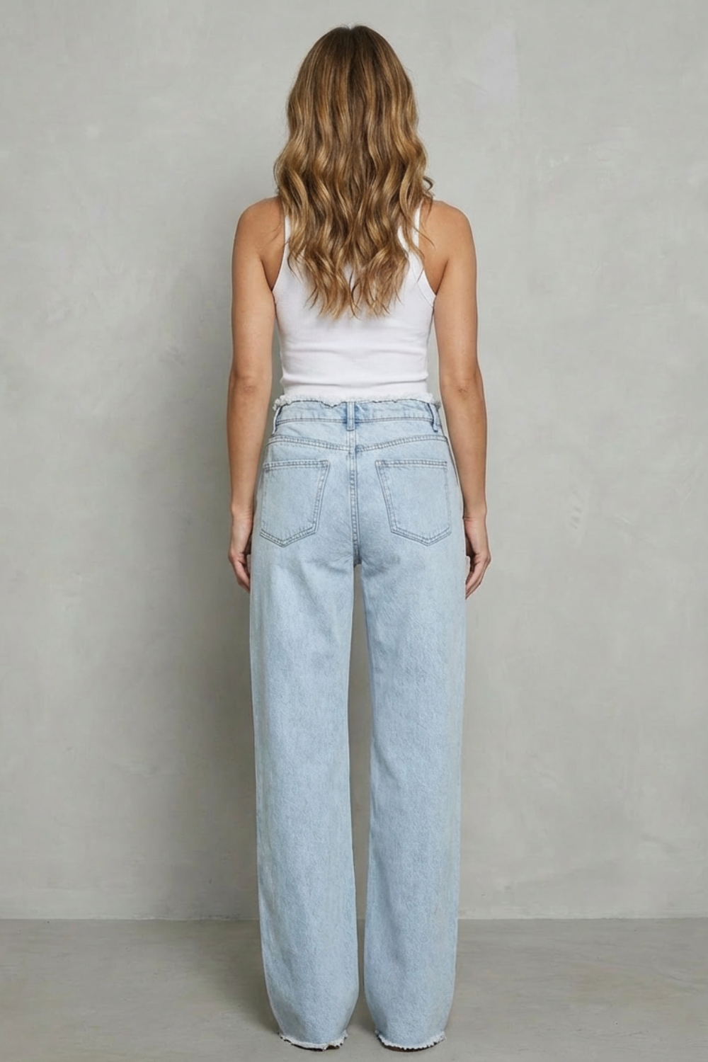 Rivazza – Detalhe de barra desfiada – Calça jeans pantalona cintura alta