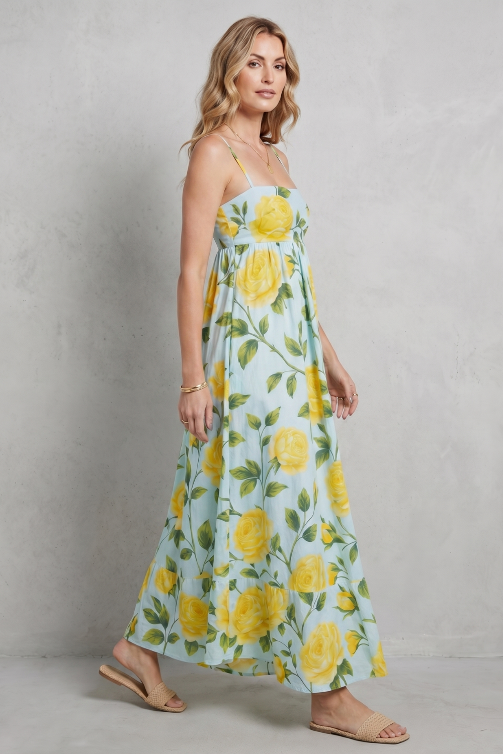 Roselune – Decote quadrado com charme floral – Vestido longo