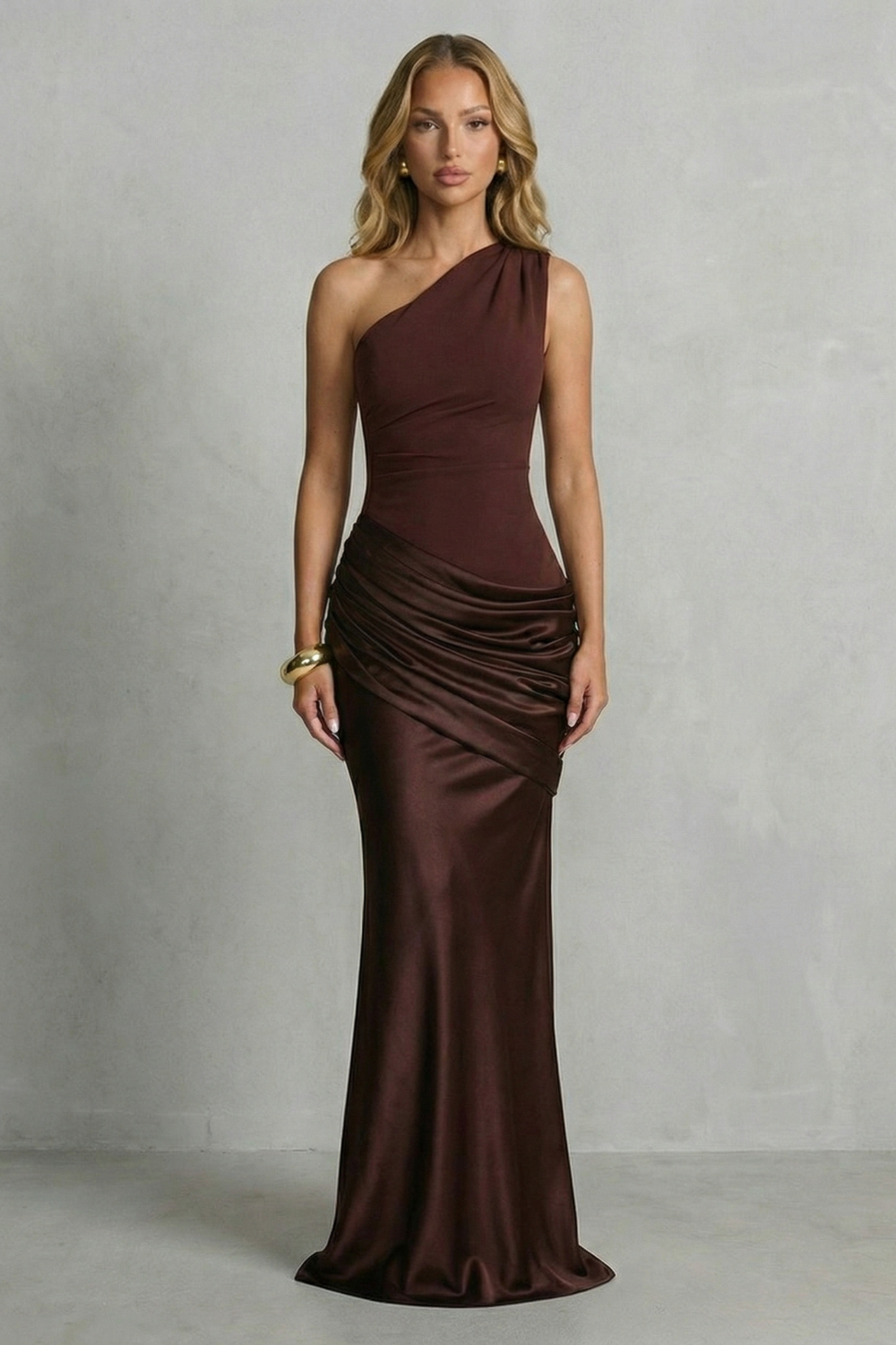 Seraphielle – Elegância em cetim drapeado – Vestido longo ombro único