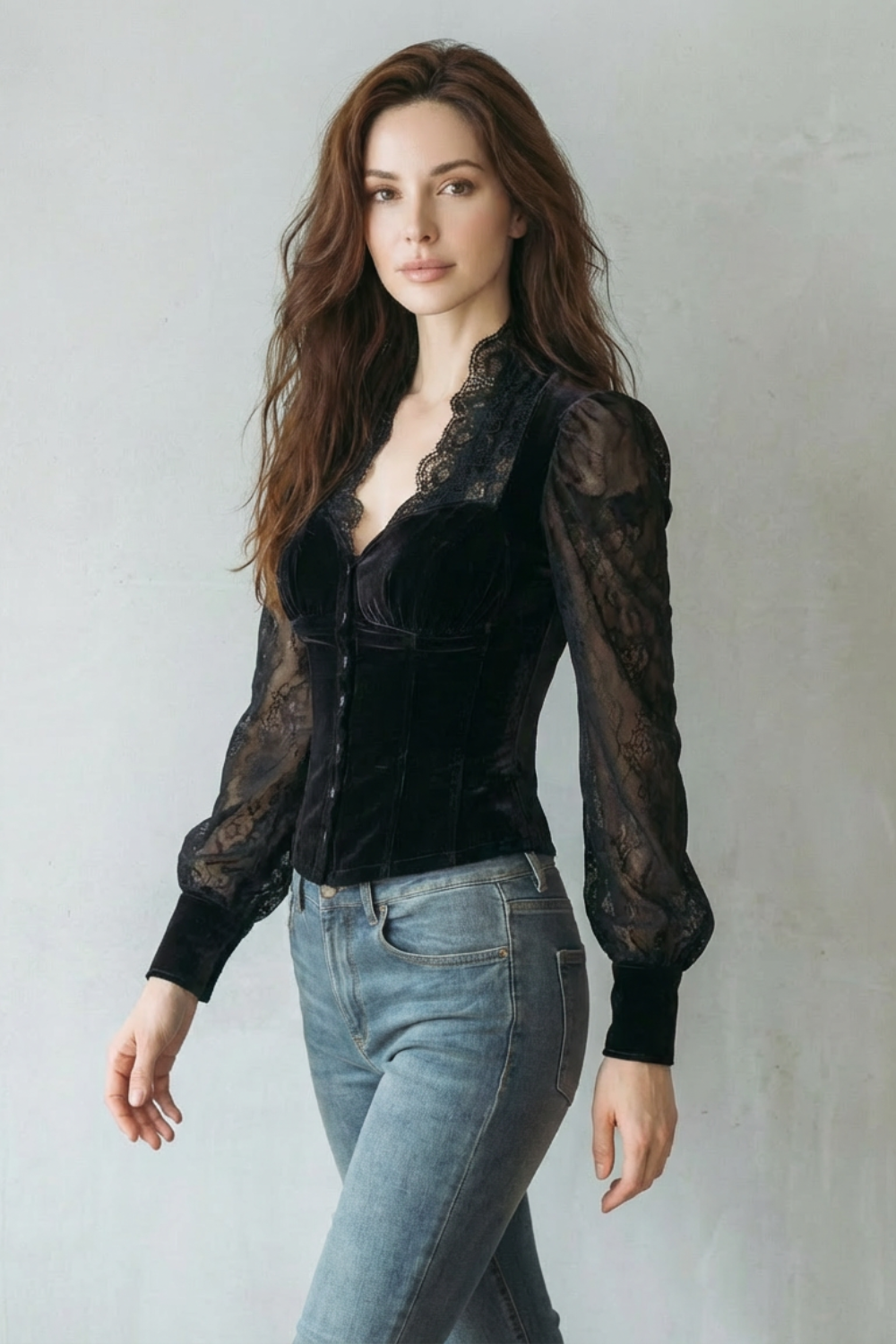 Serevine – Elegância com renda e veludo – Blusa justa de veludo