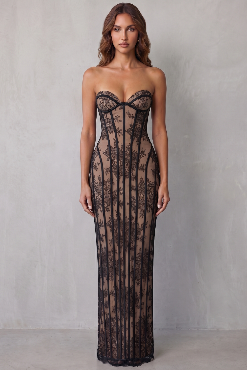 Sirelle – Sedução em renda esculpida – Vestido longo