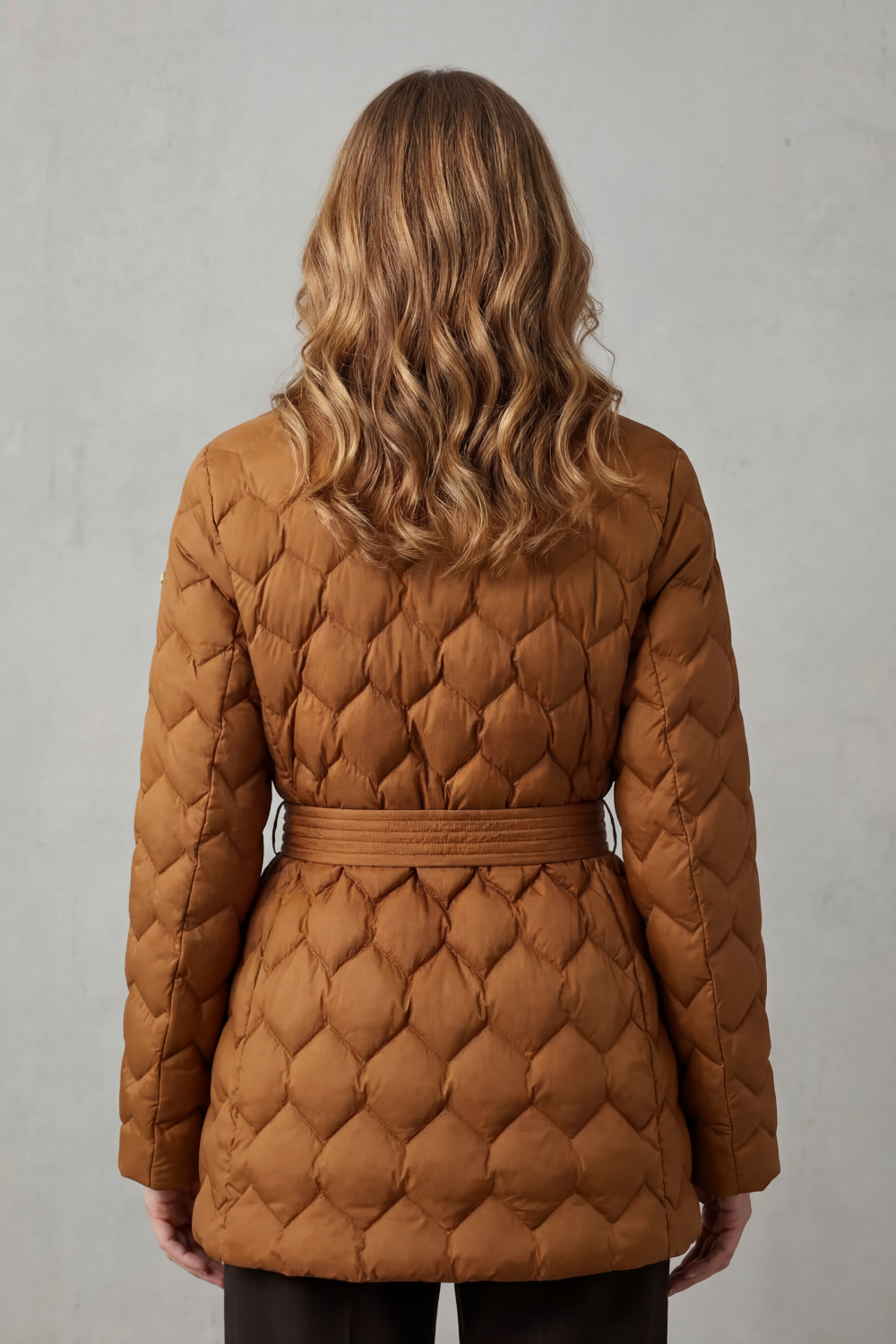 Solenza – Matelassê sculpted – Jaqueta puffer com cinto