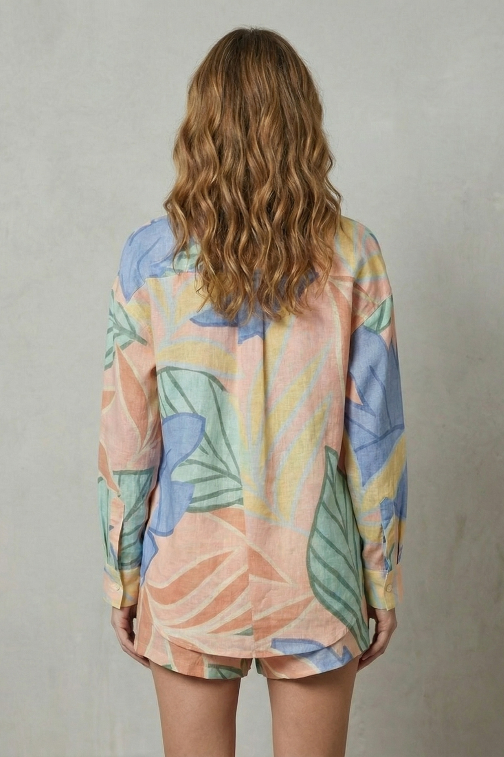Solmara – Estampa de folhas tropicais – Conjunto de camisa e short
