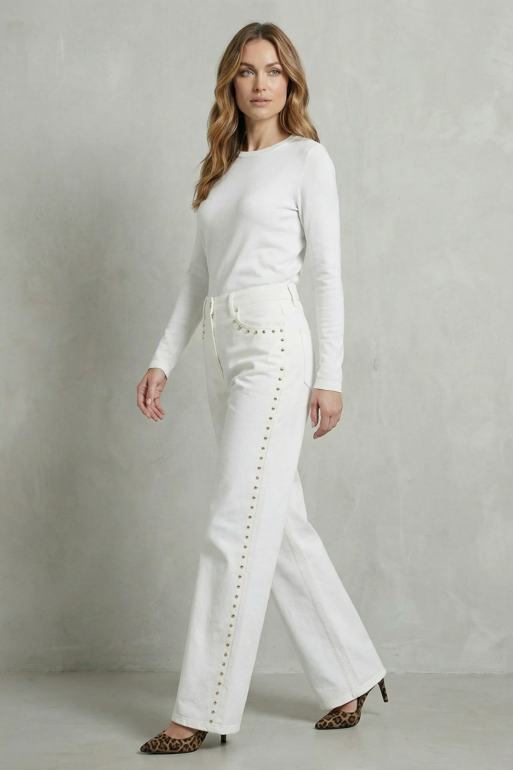 Valdenza – Rebites dourados – Calça jeans reta