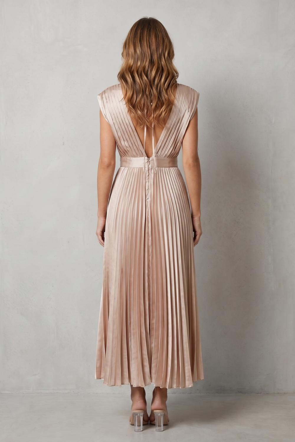 Veloria – Elegância plissada e fluida – Vestido midi