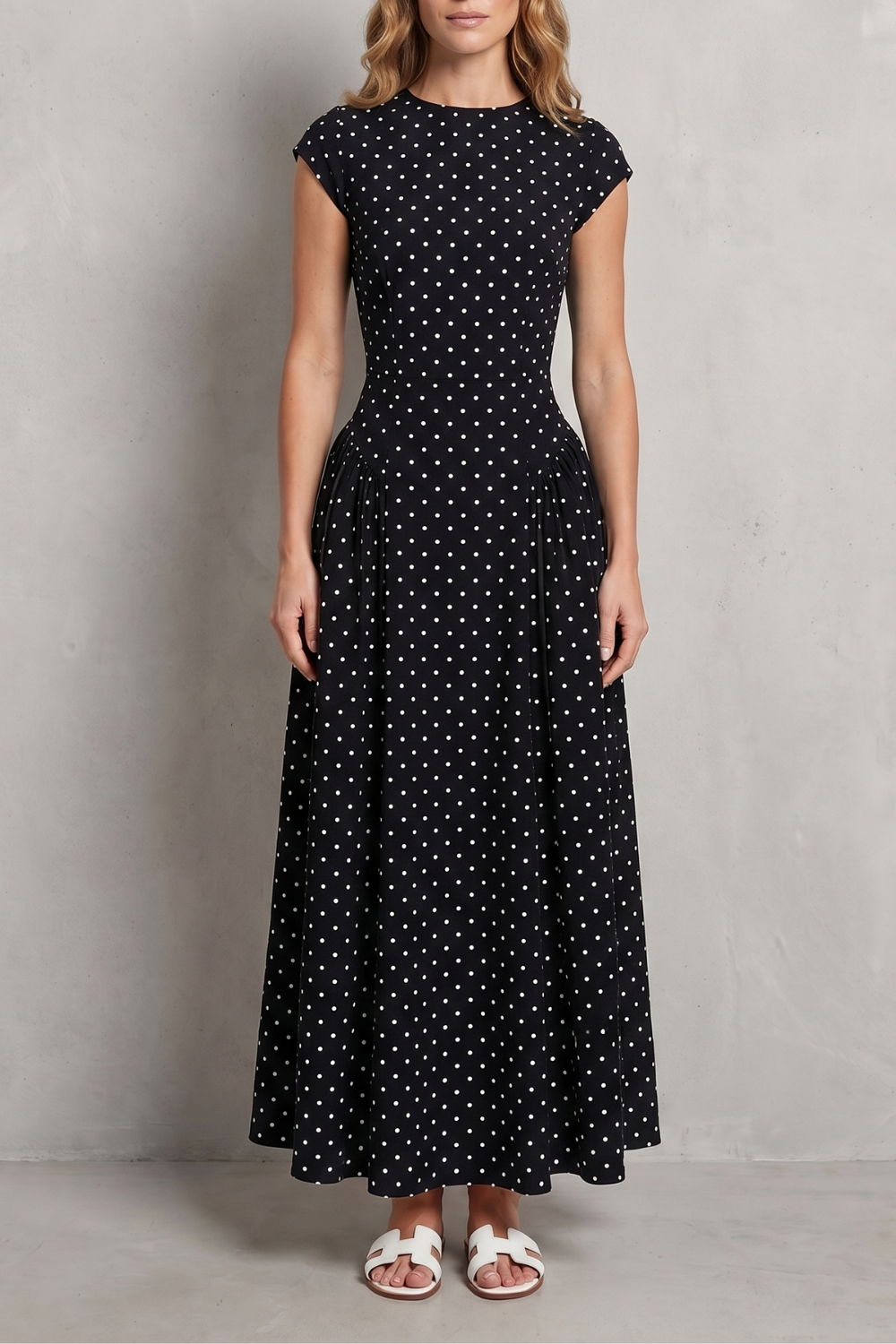 Veloura – Elegância vintage com poás – Vestido longo