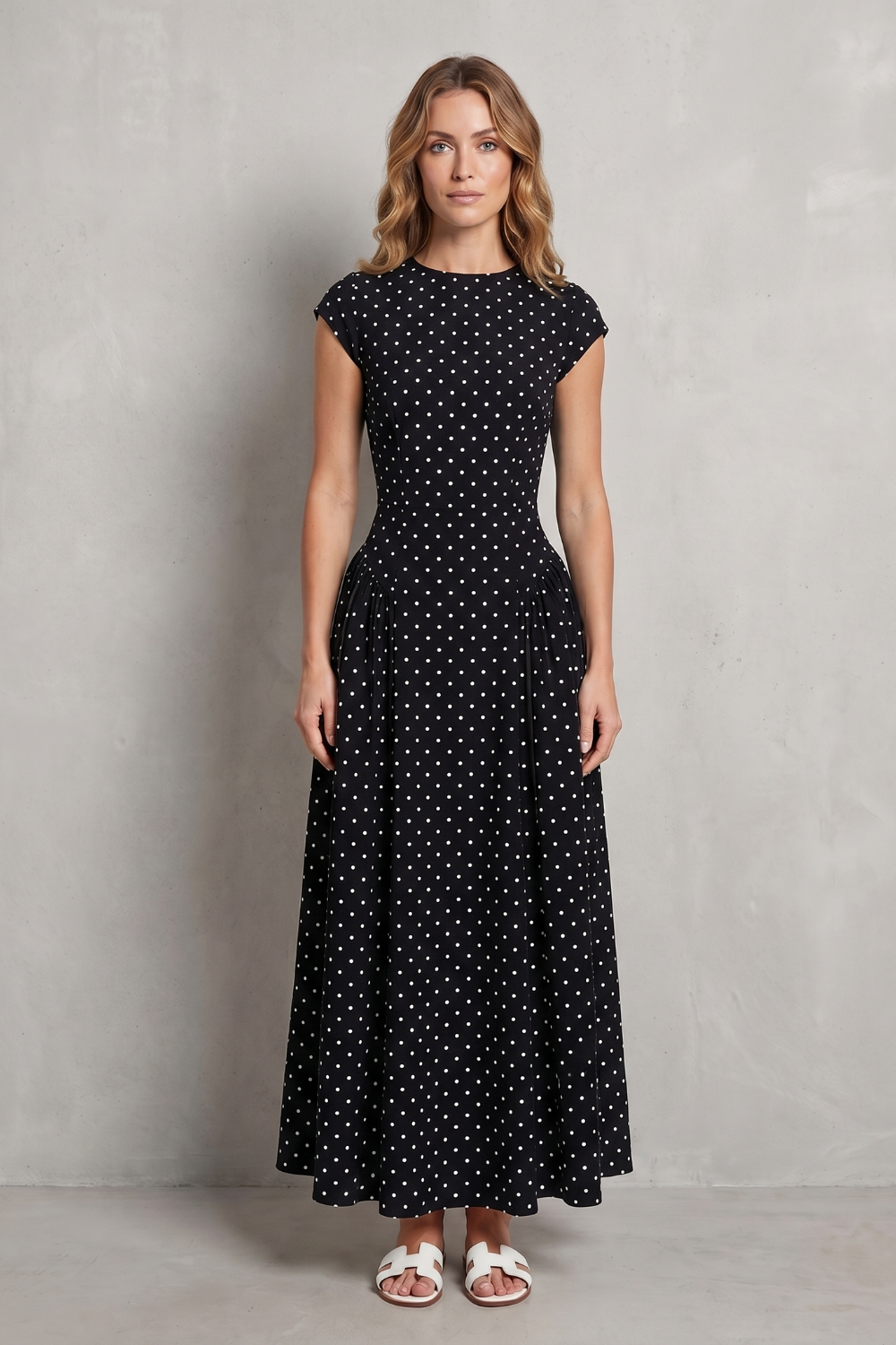 Veloura – Elegância vintage com poás – Vestido longo