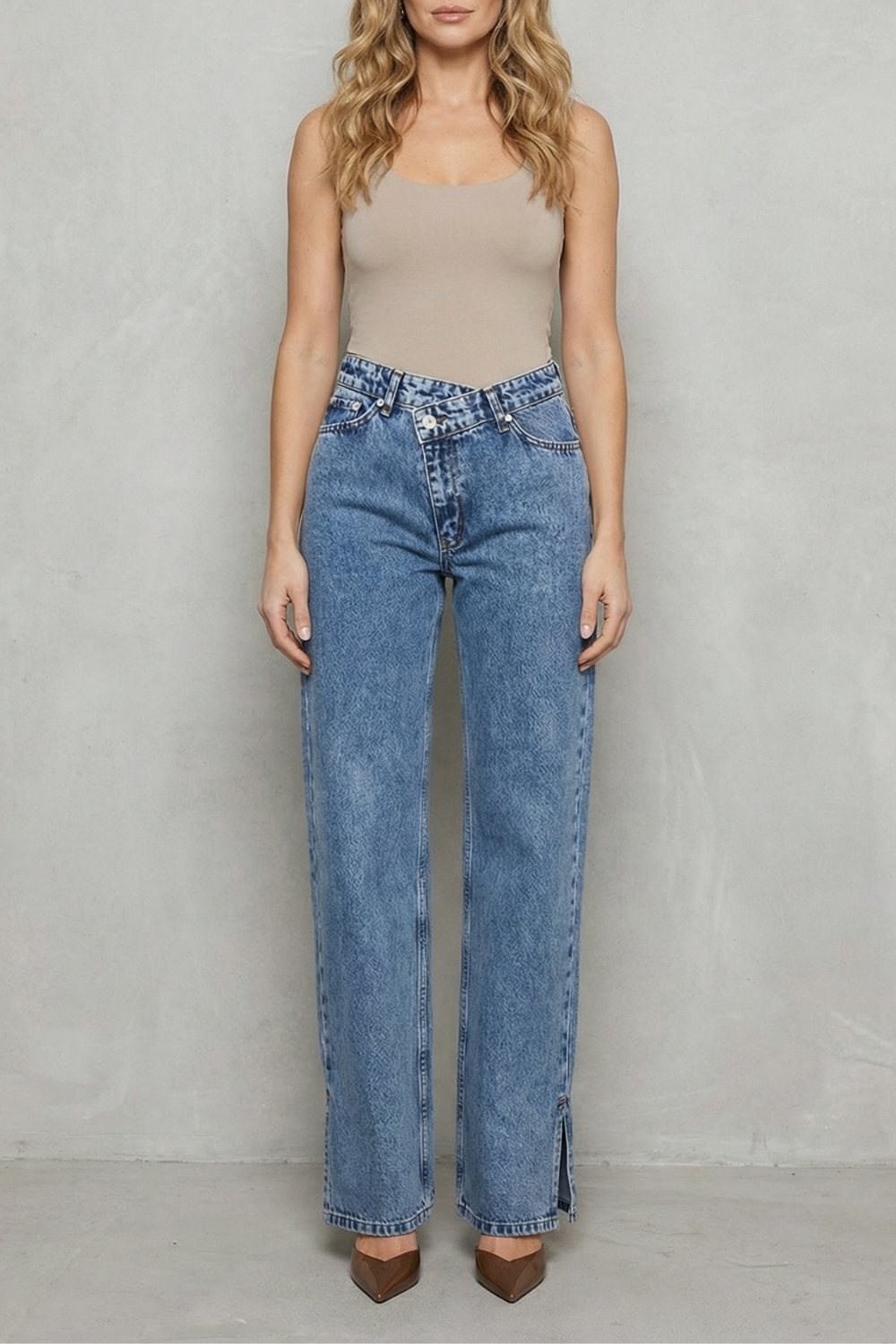 Virezza – Detalhe de botões cruzados – Calça jeans reta