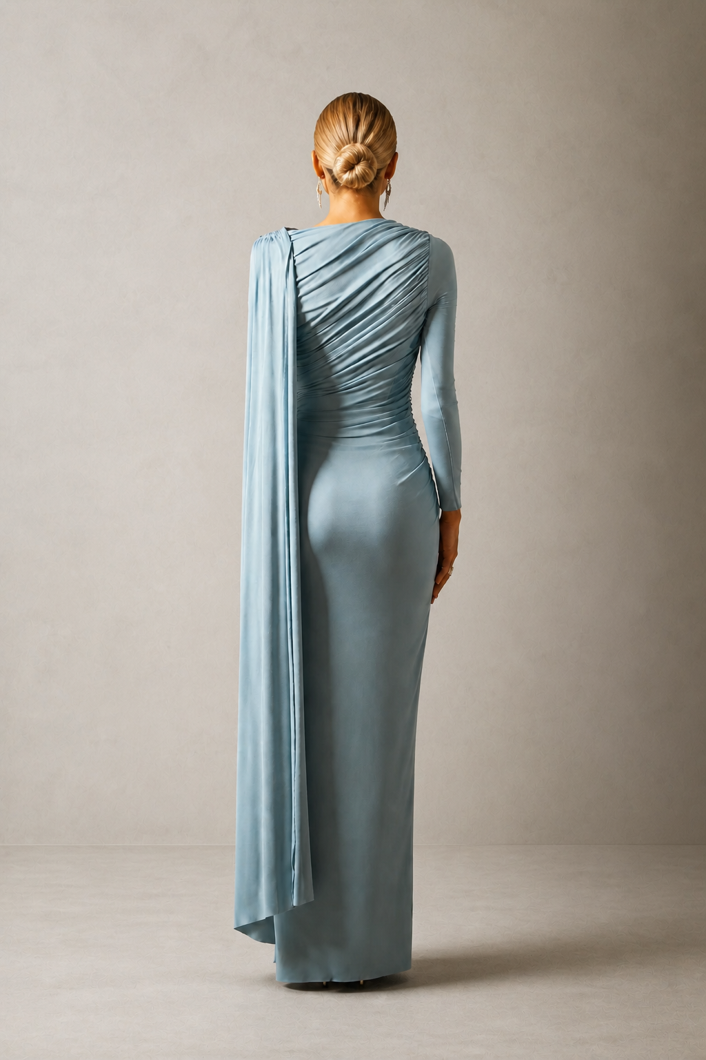 Vestido Longo Drapeado com Capa Assimétrica - Elsie