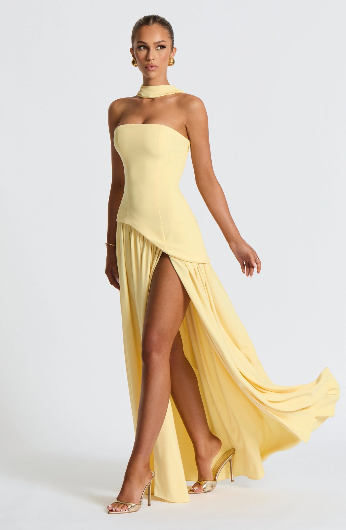 Vestido Longo Assimétrico com Fenda e Lenço - Freya