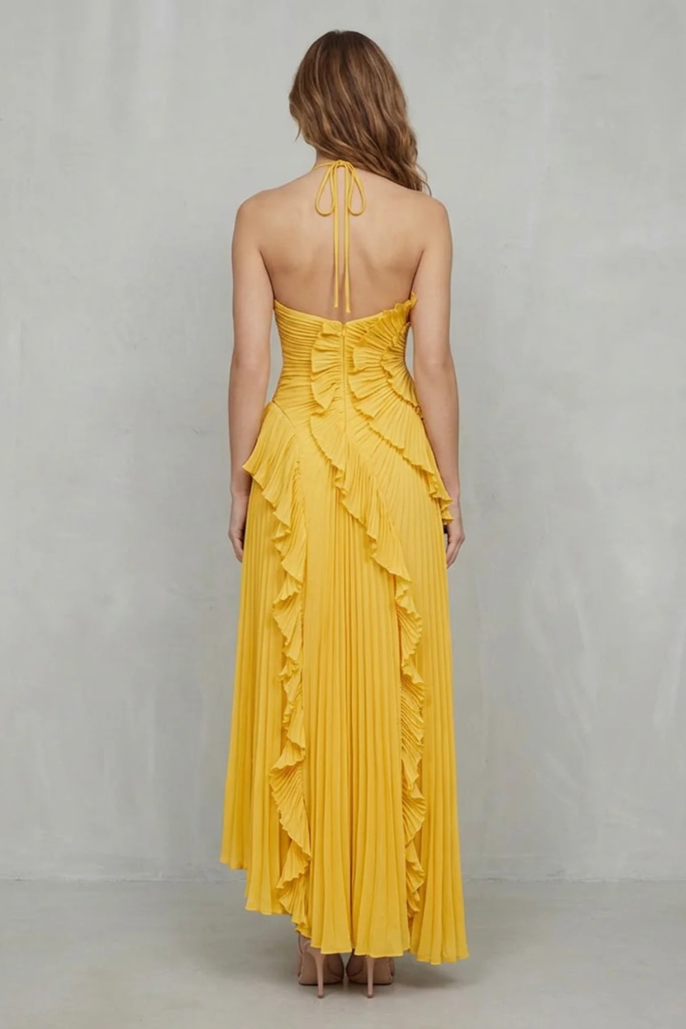 Lavirea – Pregas esculturais – Vestido midi ombro único