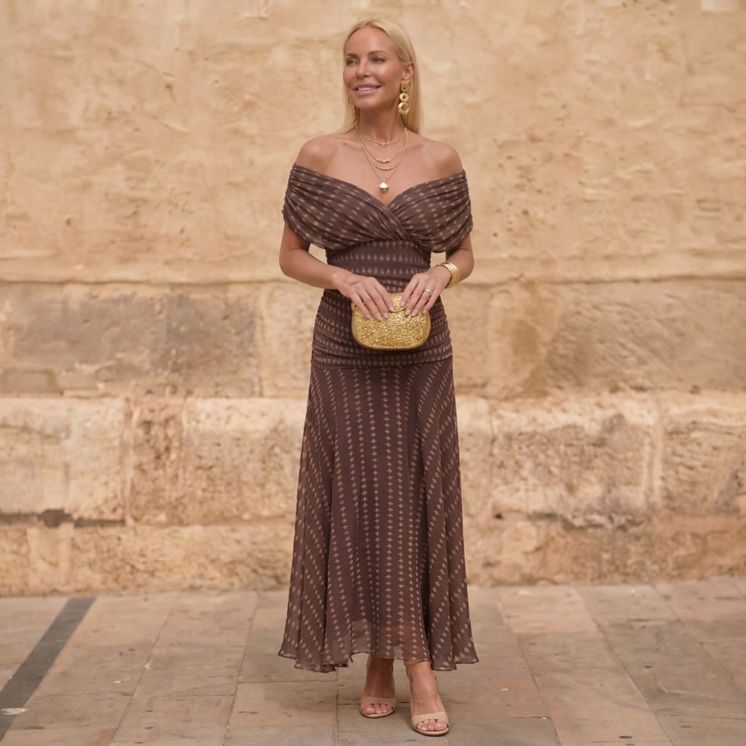 Cecilia | Vestido Marrom com Decote Ombro a Ombro