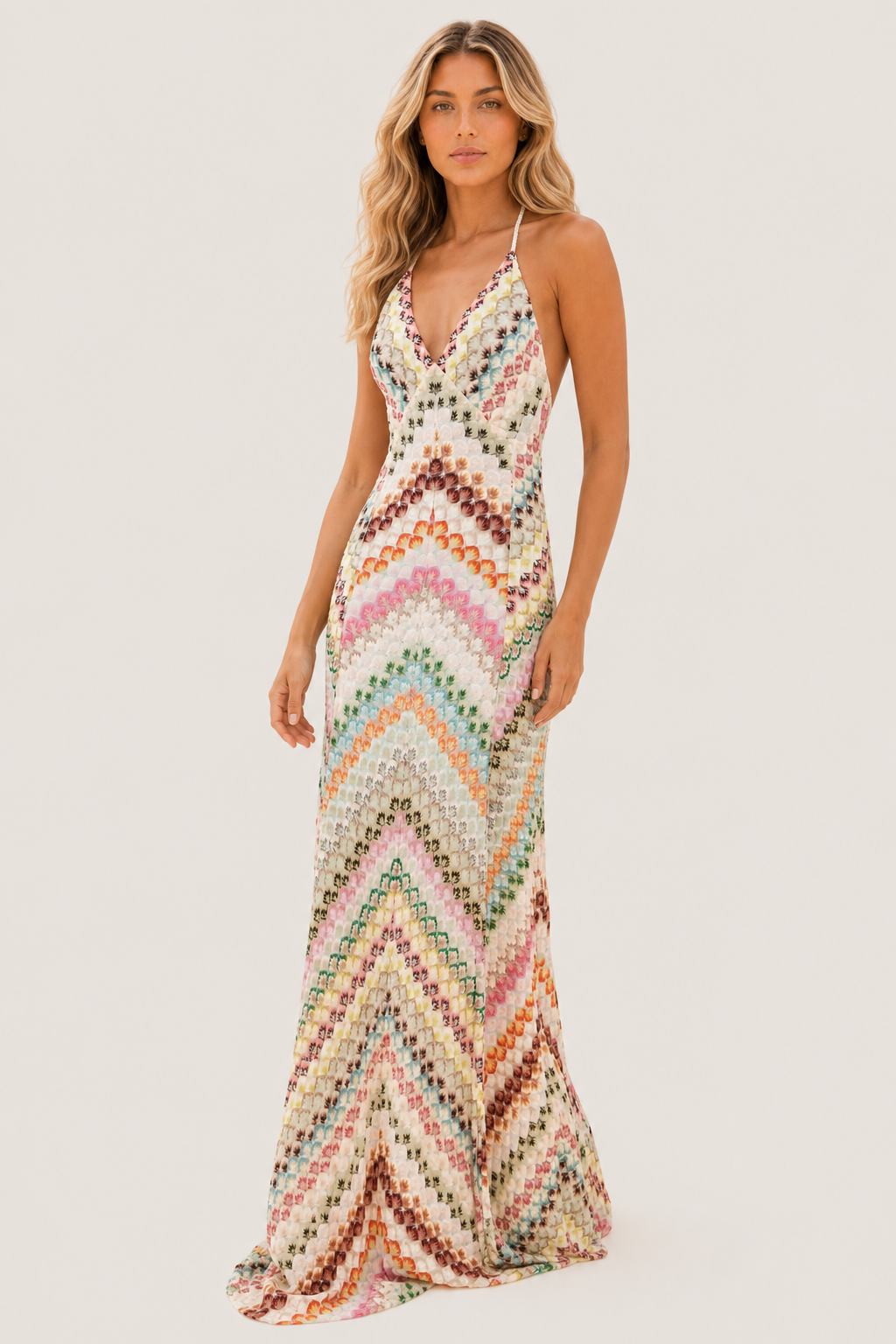 Raie Maxi Dress — studio_three_quarter — Sofia [f25f76f1-ac46-4990-8934-7a71a5f9e176]