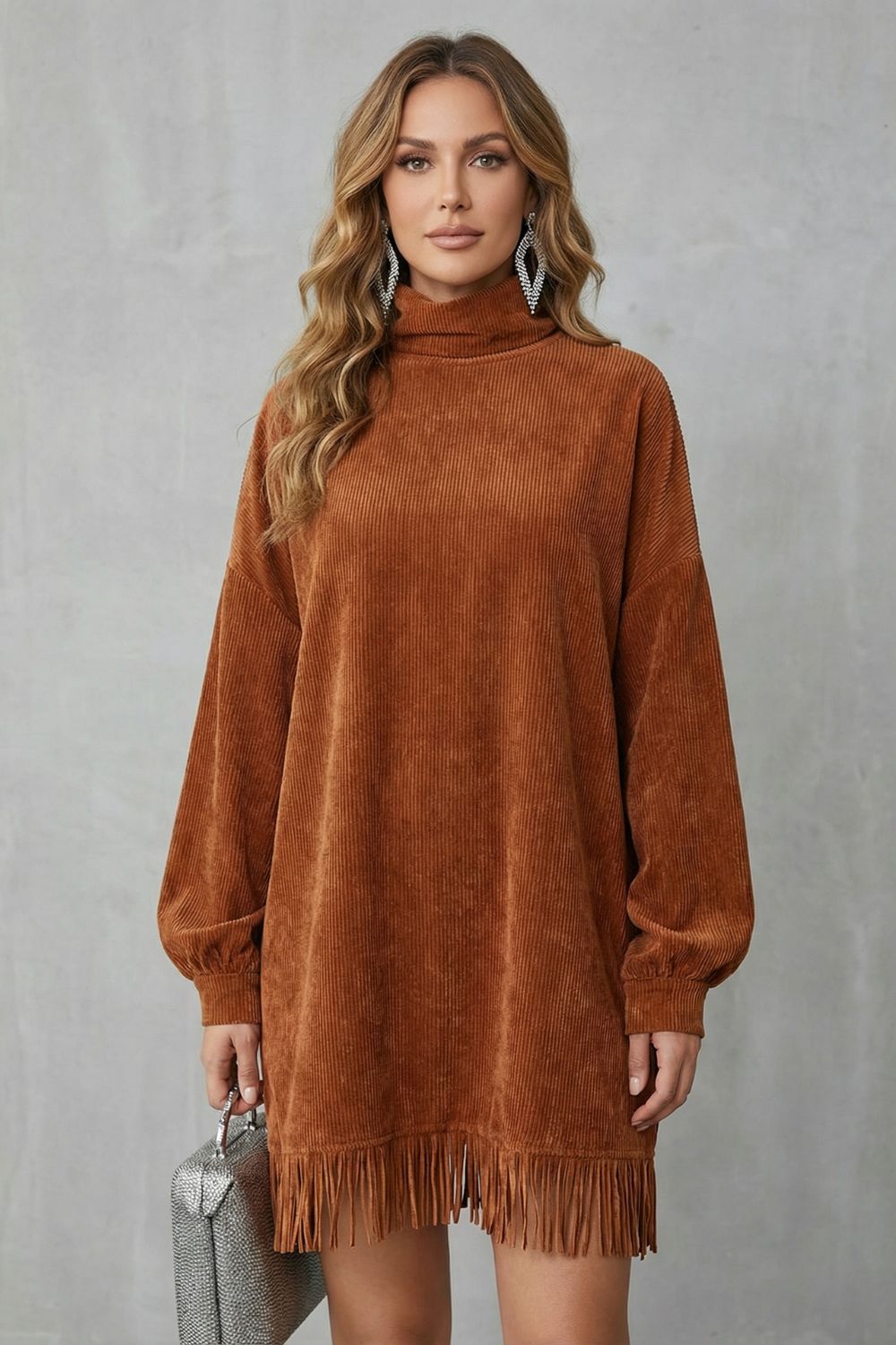 Castellaine – Charme com franjas – Vestido curto de gola alta