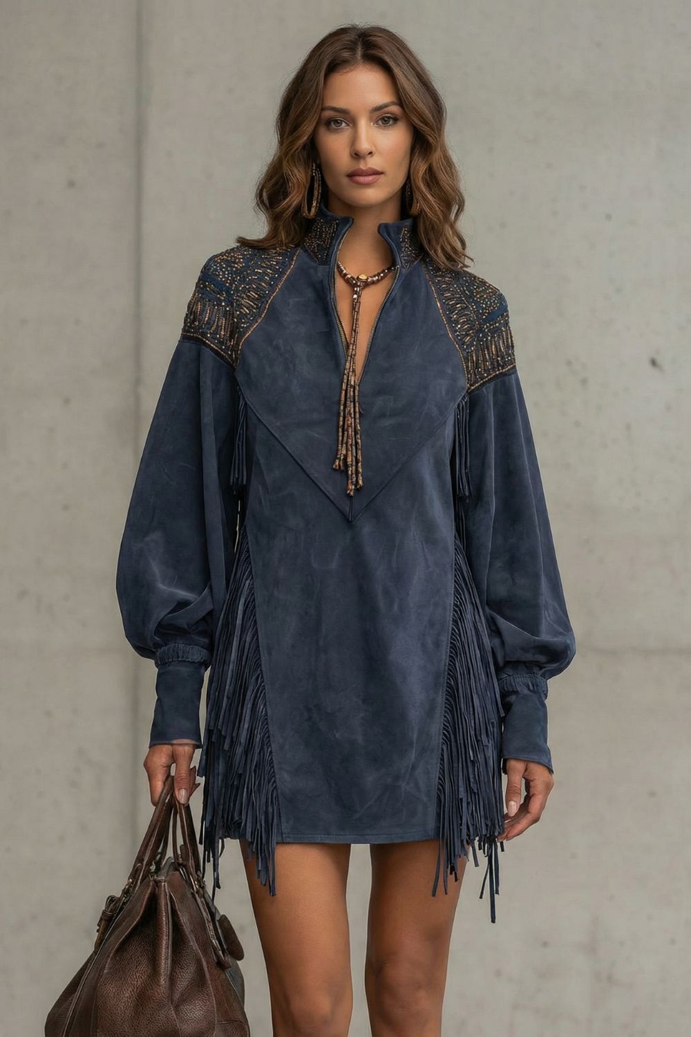 Calvetta – Detalhe de franjas bordadas – Vestido mini túnica