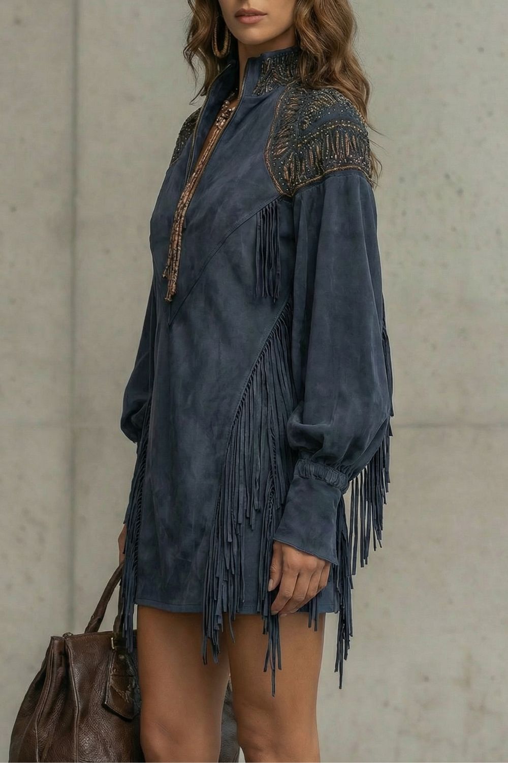 Calvetta – Detalhe de franjas bordadas – Vestido mini túnica